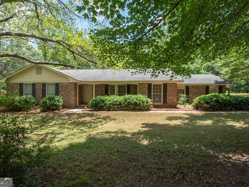 1st image of 308 Sullivan Cir
