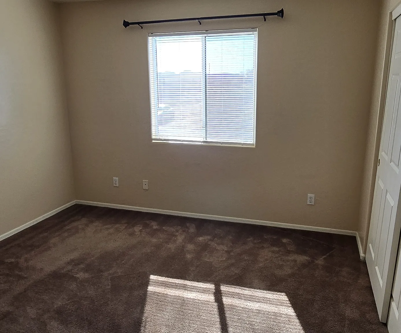 5672 Estrella - 4 — Photo 2