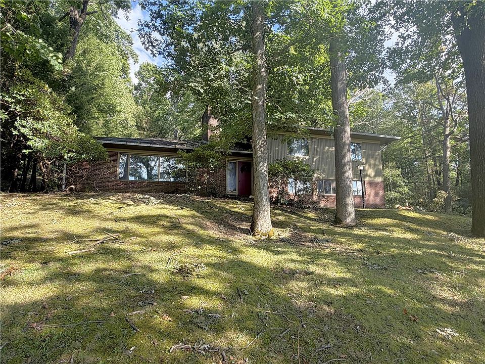 1st image of 818 Fender Ln