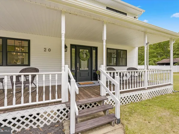 20 N Cervetto Rd, Barnegat, NJ 08005