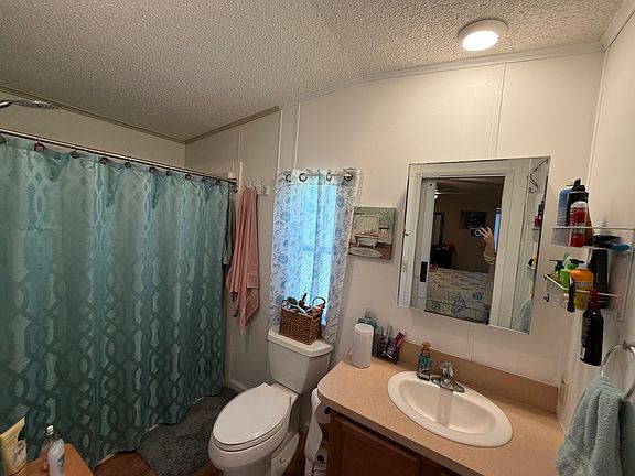 2nd image of 232 Dixie Cir #232