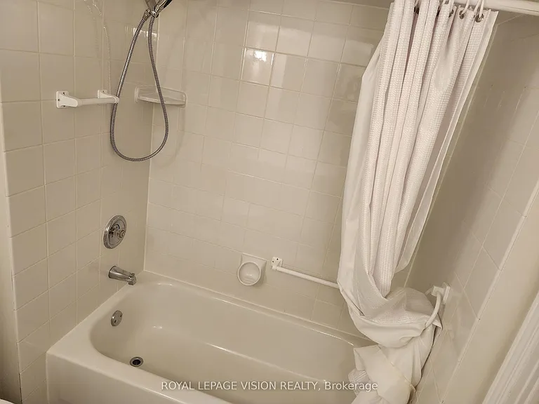 123 Ravenscroft Rd — Photo 9