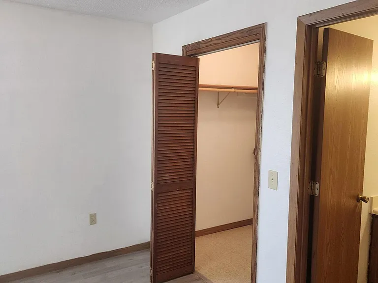 180 Ashwood Dr #C — Photo 15