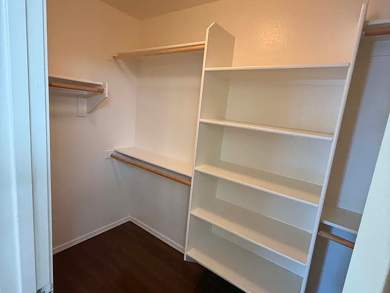 8821 S 40th Dr — Photo 15