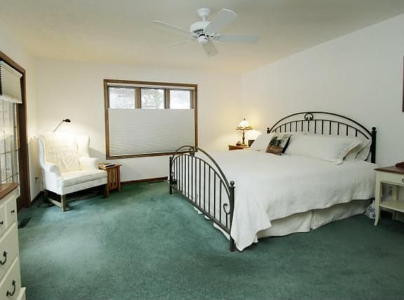 4th image of 4847 Deerview Ave