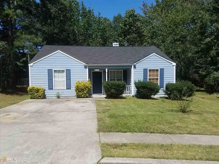 95 Hampton Oaks Dr — Photo 1