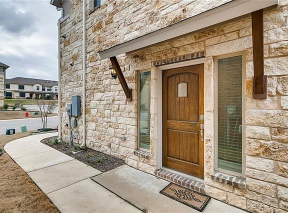 4th image of 2105 Town Centre Dr Unit 19