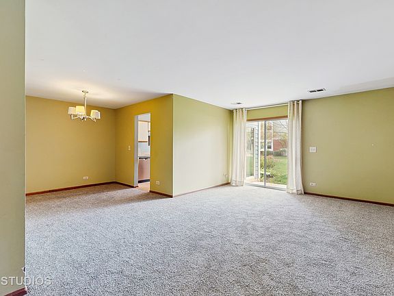 3rd image of 2449 Charleston Dr Unit 5