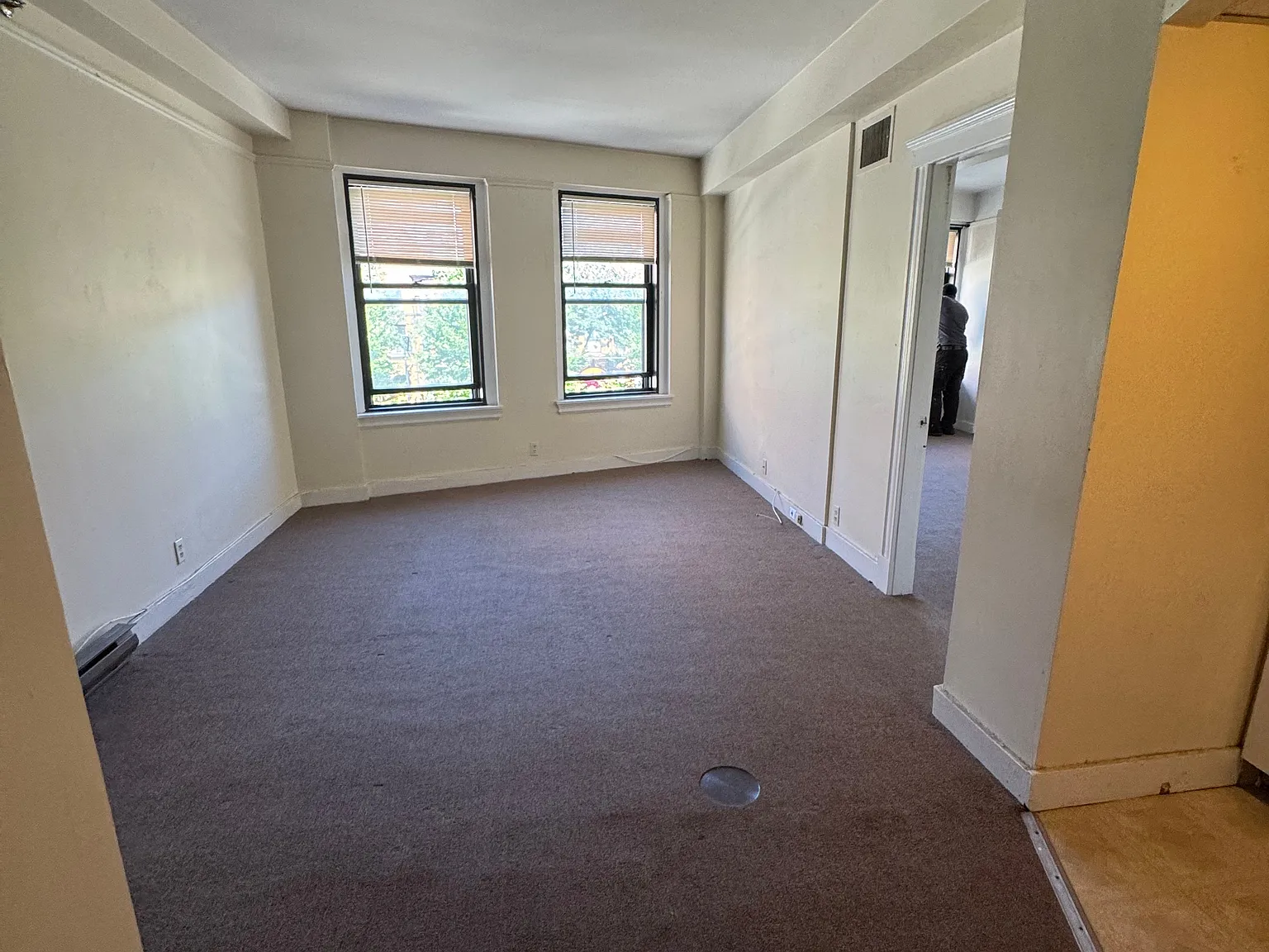 2 bed, 860 sqft, $3,300 — Photo 4