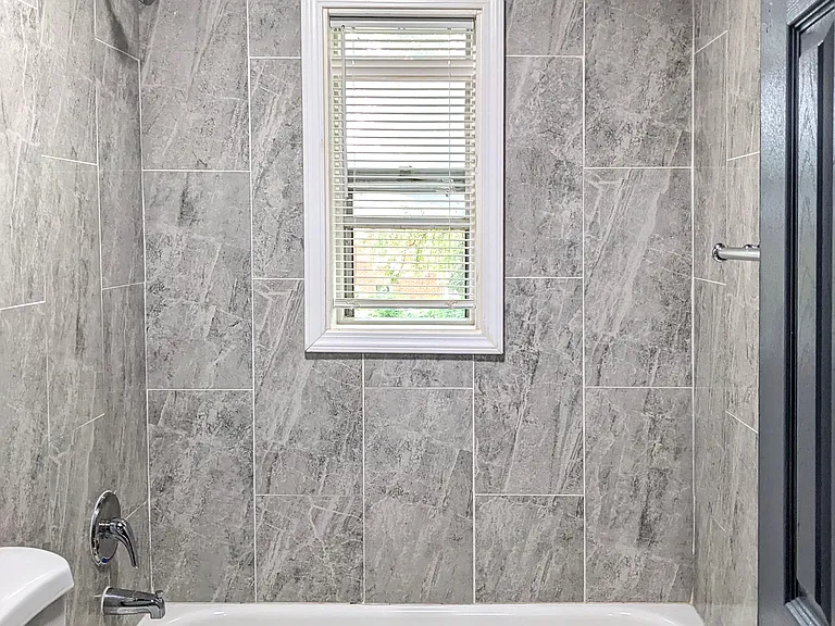 428 Tazor St NW #5 — Photo 4
