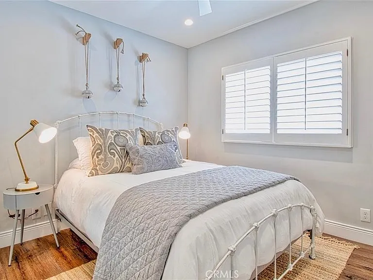 1119 E Balboa Blvd #A — Photo 18