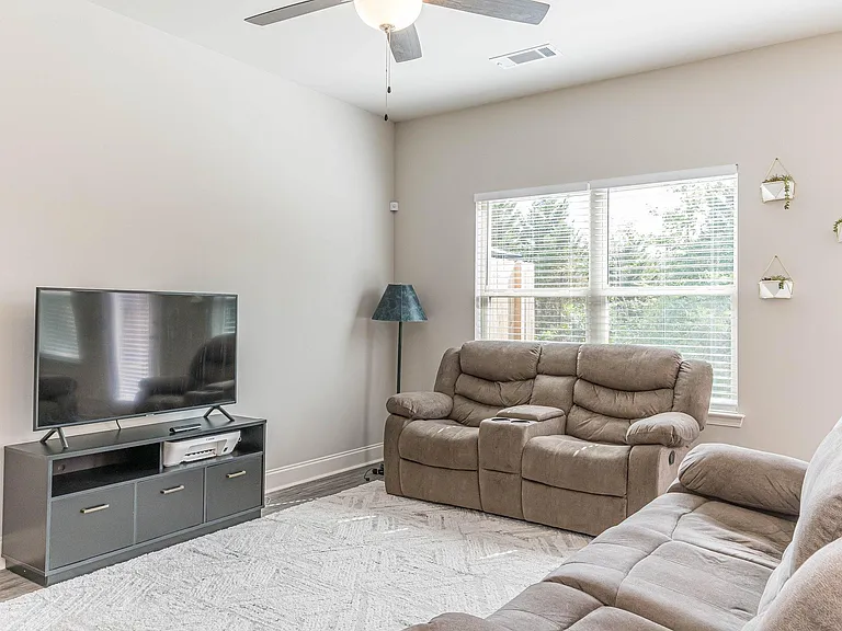 1380 Sugar Glen Ct — Photo 17