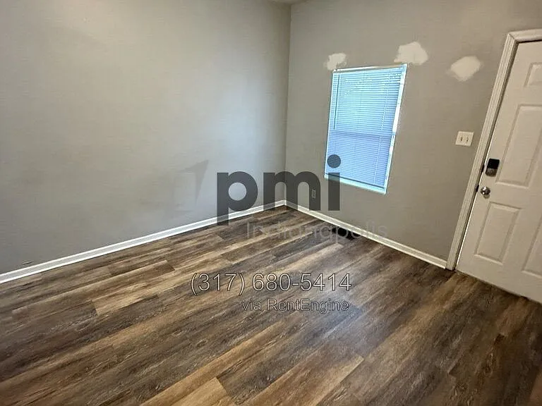 112 Adler St — Photo 21