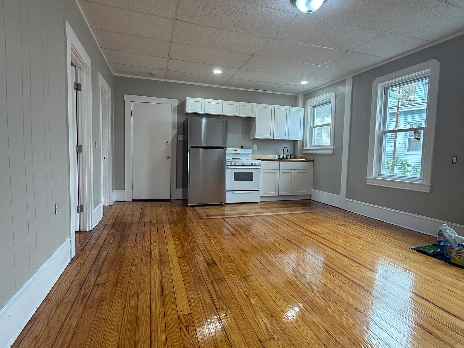4 bed, 900 sqft, $2,000 — Photo 3