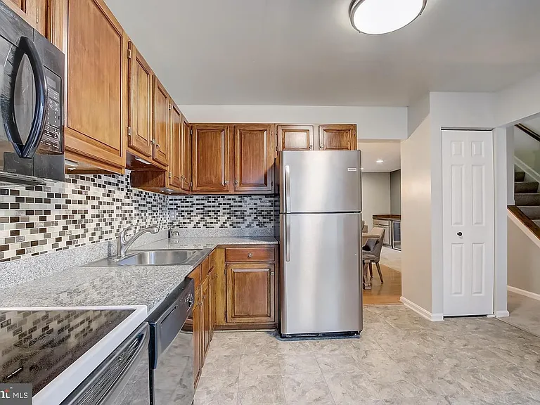 1011 Ellicott Dr — Photo 11