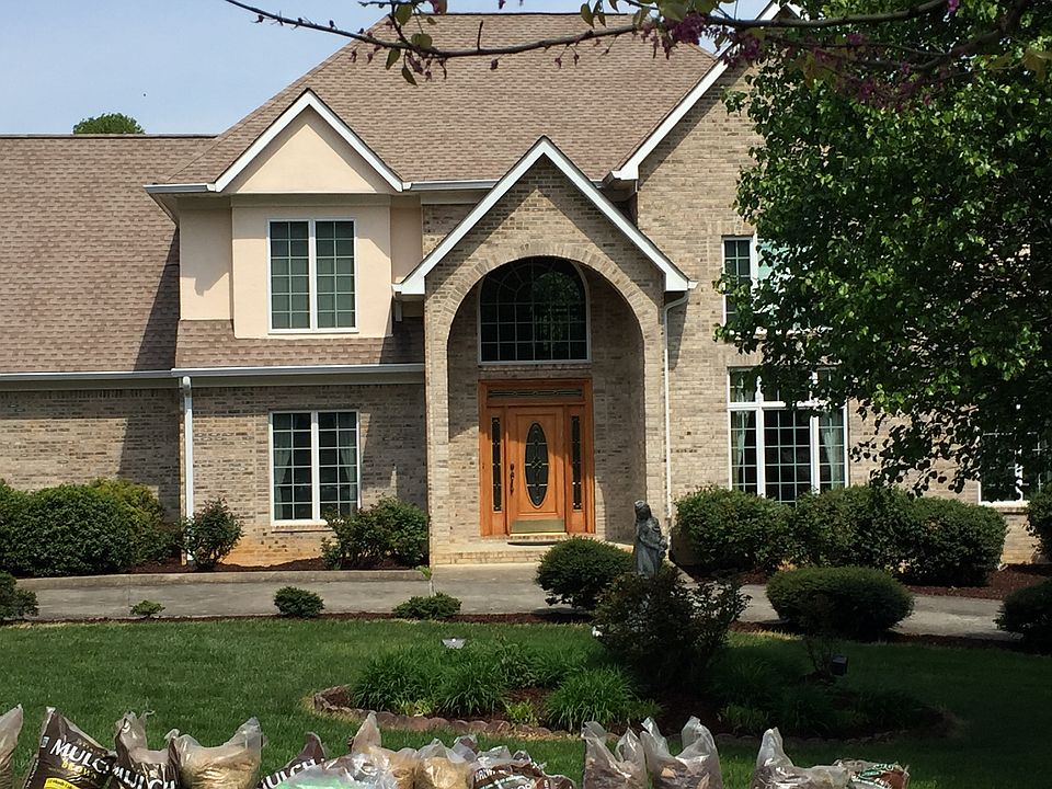 1st image of 227 Roscommon Dr