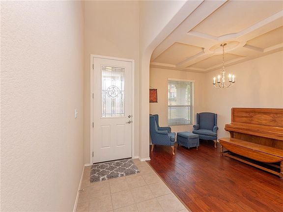 5th image of 28 Green Terrace Cv