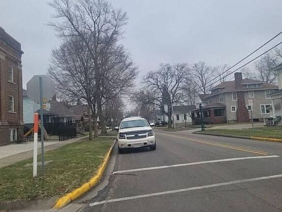 4th image of 226 S Riley St