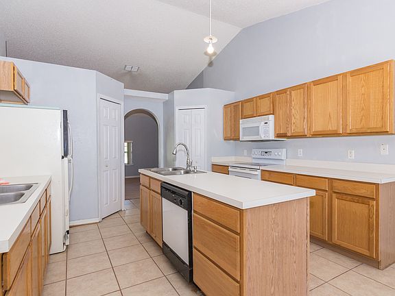 3rd image of 1026 White Bark Ct