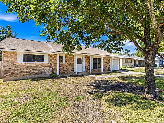 3rd image of 4314 Clear Spring Dr