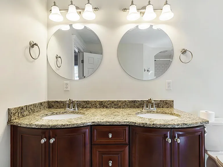 1253 Oak Grove Ave — Photo 25