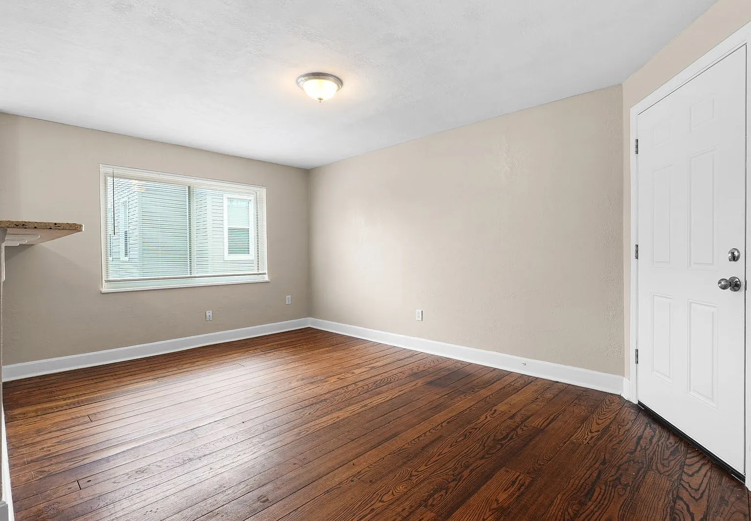 1 bed, 1.0 bath, $850 — Photo 3