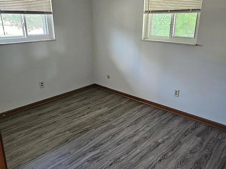 1053 Folkestone Rd #B — Photo 3
