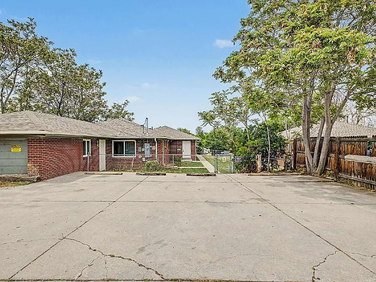 1764 Chester St — Photo 8