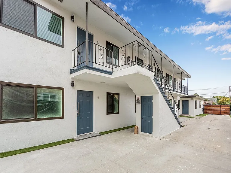 359 East Esther Street — Photo 21