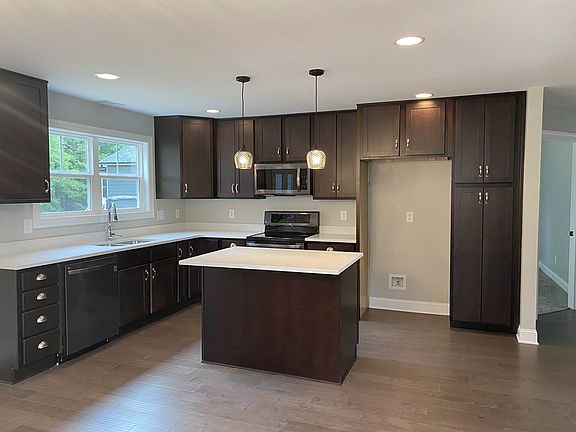 5th image of 146 Brookstone Dr