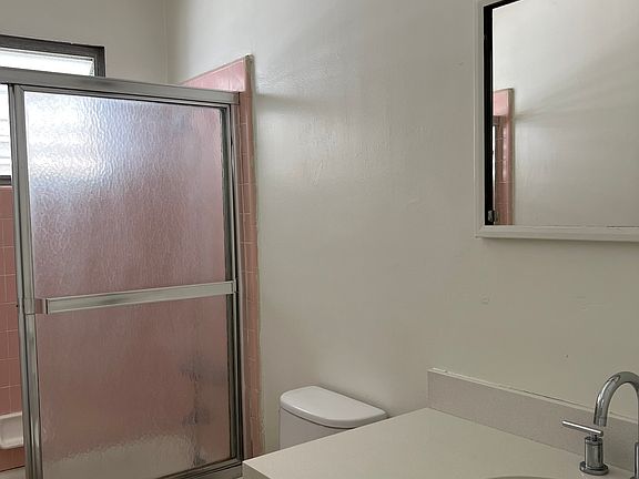 4th image of 944 N Sierra Bonita Ave APT 5