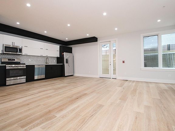 2nd image of 810 N Uber St #2