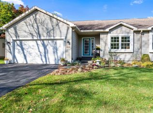 442 Bittersweet Cir, Williston, VT 05495