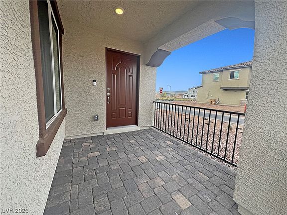 2nd image of 853 Watford Pl