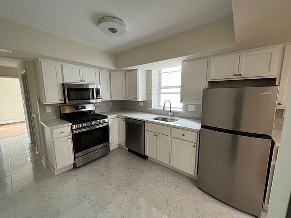 4th image of 1815 E Passyunk Ave Floor 2