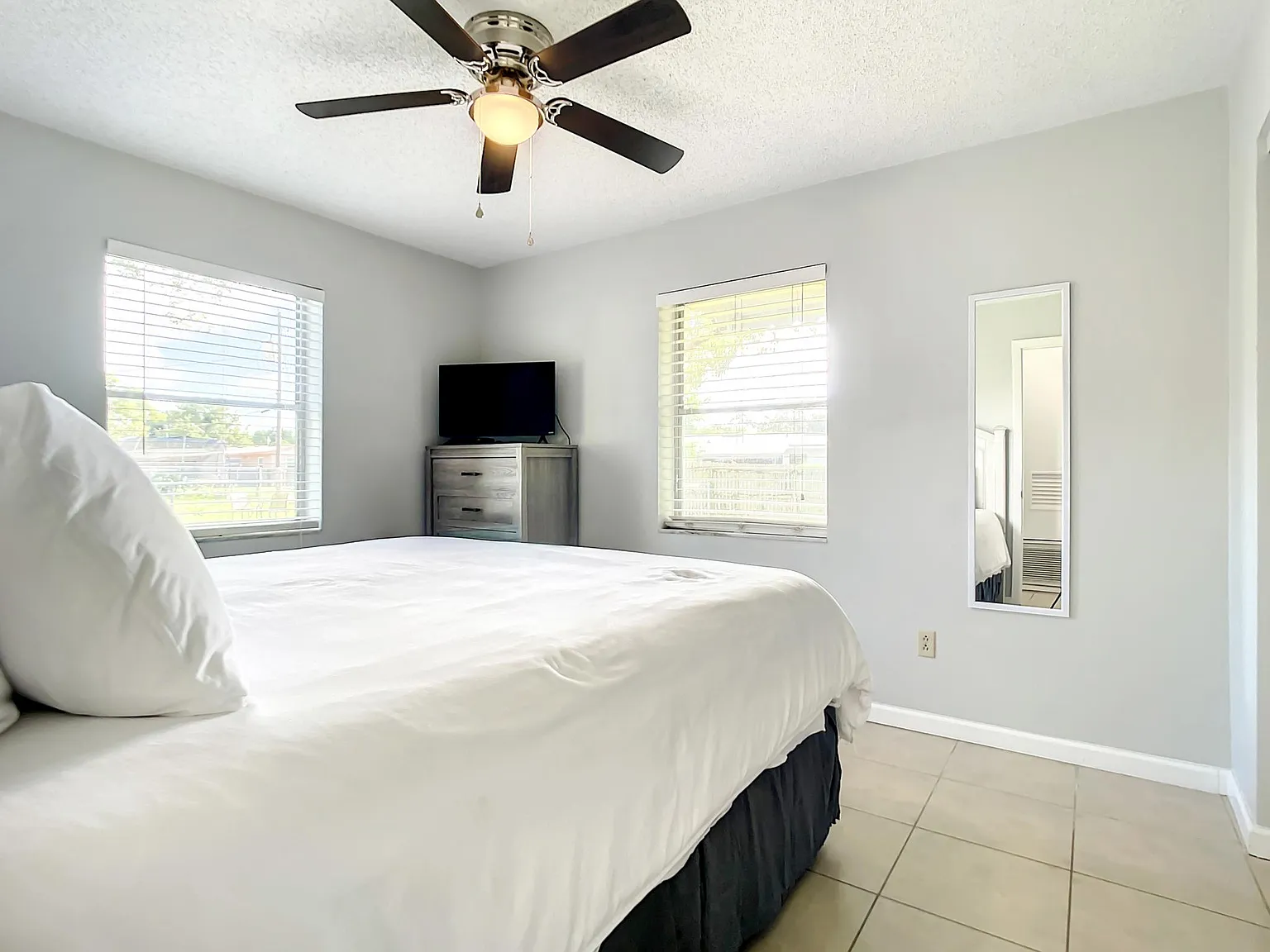 3 bed, 1385 sqft, $1,700 — Photo 2