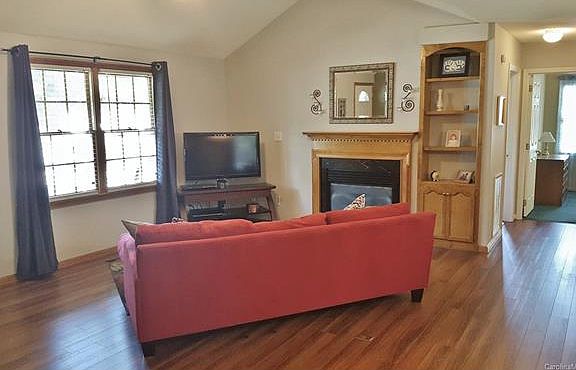 2nd image of 121 Antelope Dr