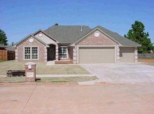 1425 W West Agate Way, Mustang, OK 73064