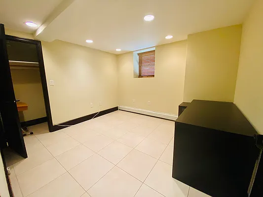 Rented by Capri Jet Realty Corp | media 16