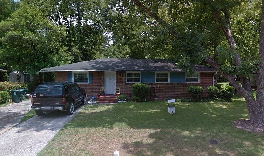2nd image of 2443 N Groveland Cir
