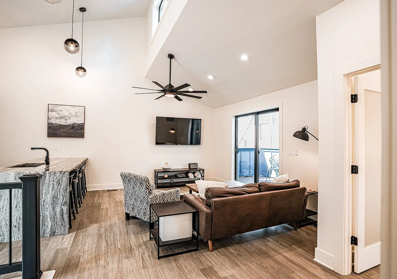 New Construction Modern Elegance w/ Garage Parking in Schumacher Place — Photo 4
