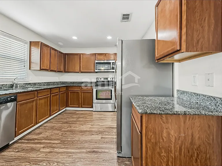 48 Daisy Dr — Photo 3