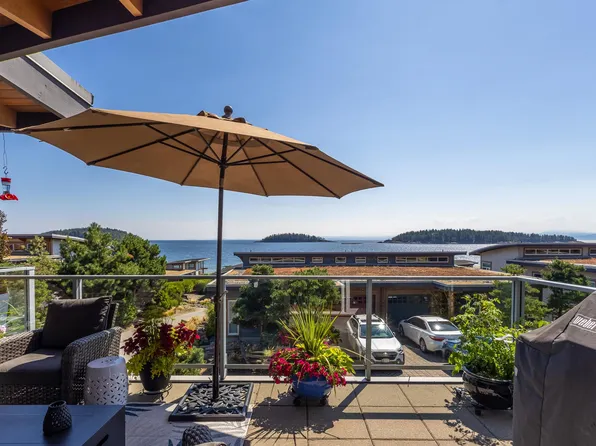 5374 Wakefield Beach Ln, Sechelt, BC V7Z 0T6