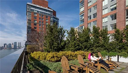 Rented by Siderow Residential Group