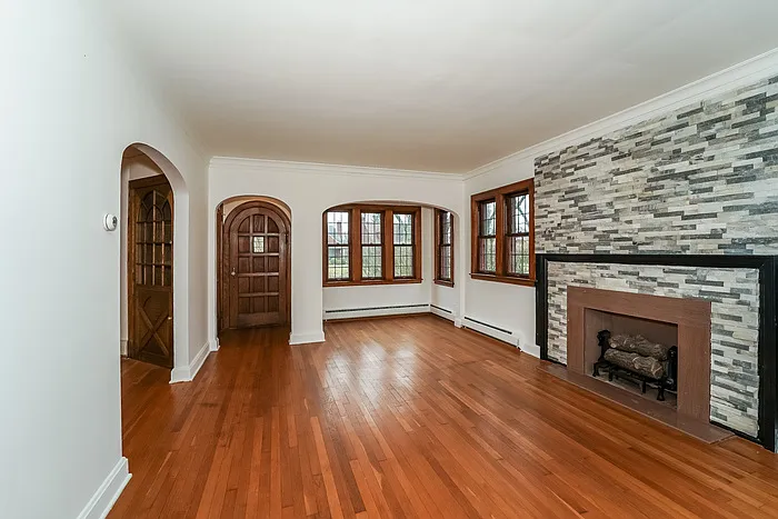 4012 Hudson Dr — Photo 3