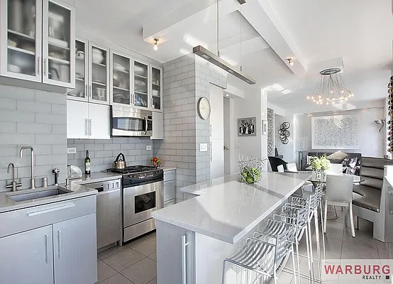 Sold by Warburg | media 26