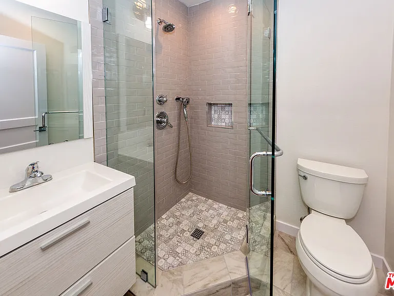 4182 Jackson Ave — Photo 11