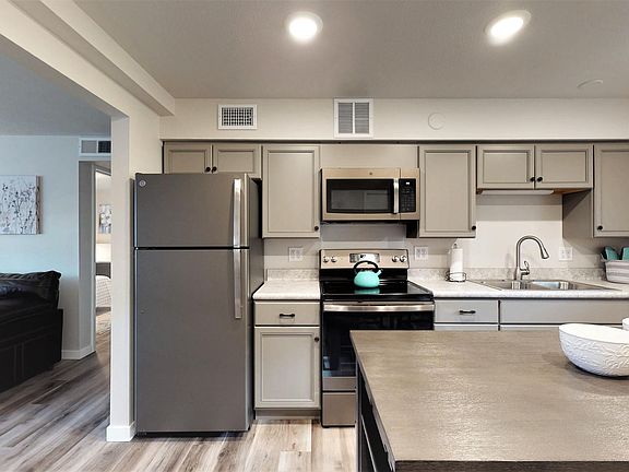 5th image of 1711 Hudson St APT 3