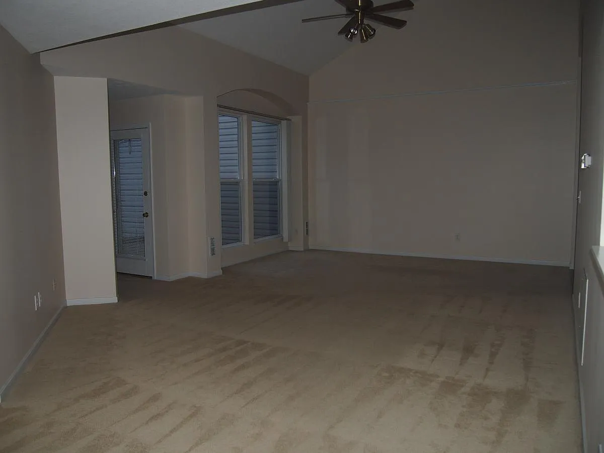 3 bed, 2.5 bath, 1580 sqft, $2,350 — Photo 2