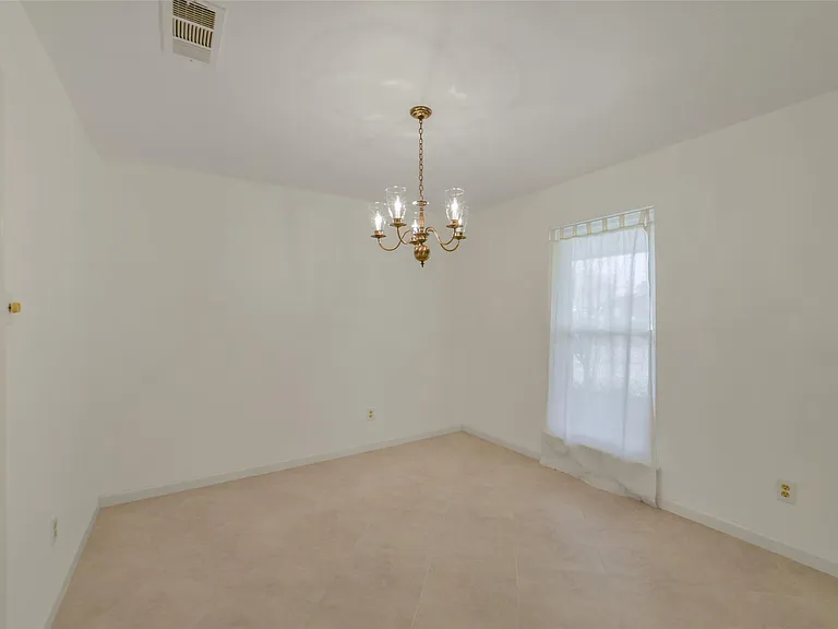 8415 Braesdale Ln — Photo 7